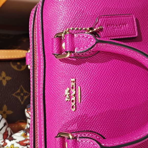 Coach Mini Rowan - Picture 2 of 10